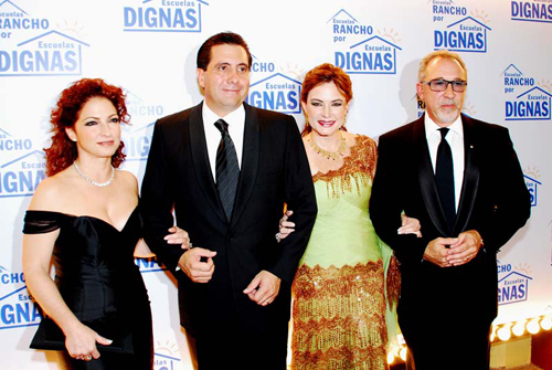 Martin y Vivian Torrijos con Gloria y Emilio Estefan