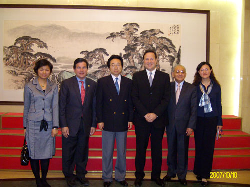 Juan Carlos Varela en gira por China