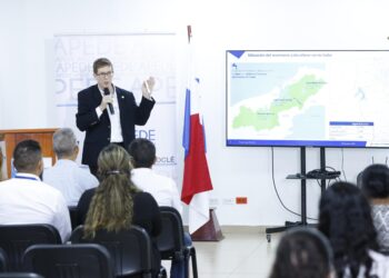 La participación activa de comunidades locales, líderes religiosos y jóvenes es fundamental para asegurar que estos proyectos se implementen de manera inclusiva y responsable