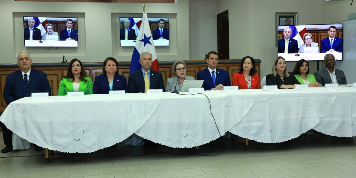 Análisis del fallo de la corte suprema de justicia que declara inconstitucional la ley 406 de minería en Panamá - tupolitica.com