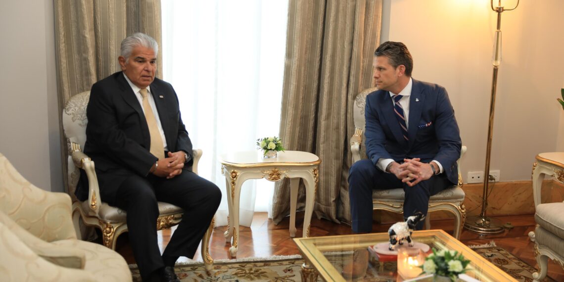 Secretario de Defensa de Estados Unidos se reúne con el Presidente José Raúl Mulino