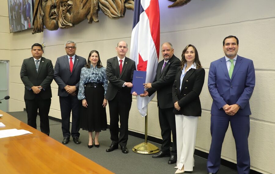 MEF presenta presupuesto para el 2026 ante la Asamblea Nacional. - Tu Política