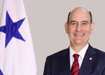 Ministro Felipe Chapman - Ministerio de Economía y Finanzas - Análisis del primer año de gestión - Tu Política - tupolitica.com