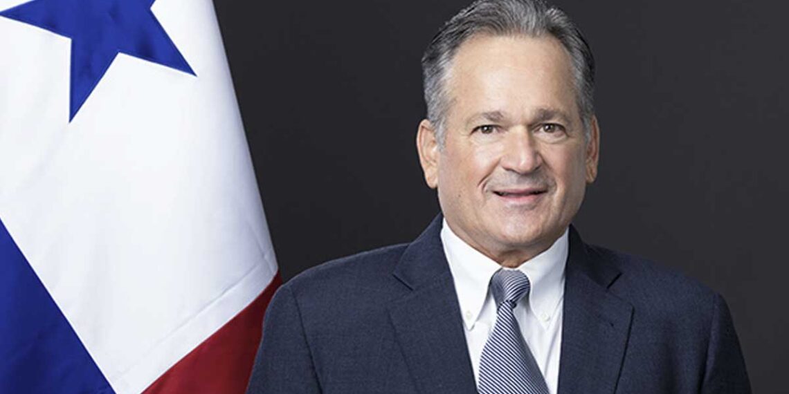 Ministro Juan Carlos Navarro - Ministerio de Ambiente - MiAmbiente - Primer año de gestión- Análisis de Tu Política - tupolitica.com