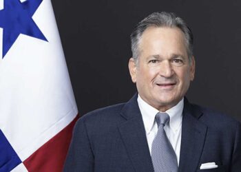 Ministro Juan Carlos Navarro - Ministerio de Ambiente - MiAmbiente - Primer año de gestión- Análisis de Tu Política - tupolitica.com