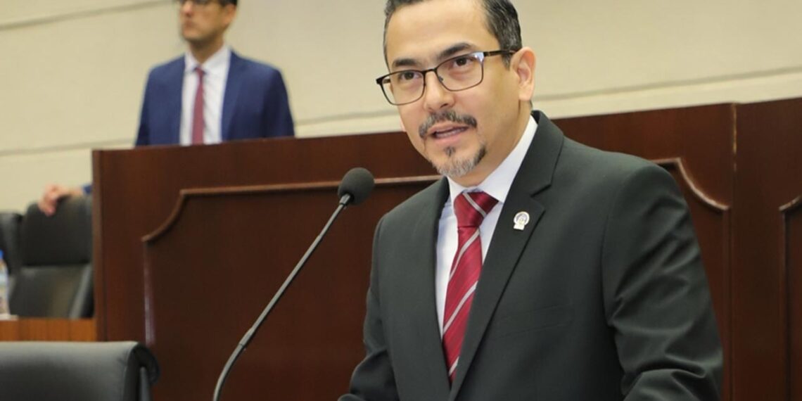 El procurador general de la Nación, Luis Carlos Manuel Gómez, presentó ante la Asamblea Nacional dos proyectos de ley para crear una Ley General Anti-Corrupción en el país. - Tu Política - tupolitica.com