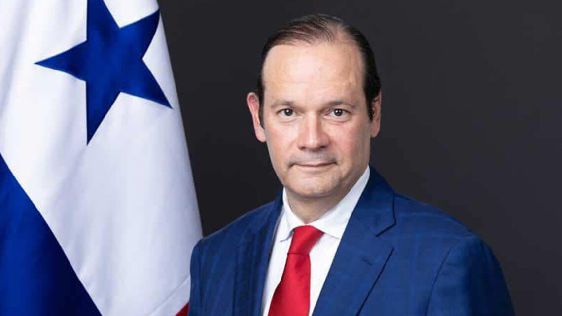Biografía del canciller Javier Martínez Acha - Tu Política