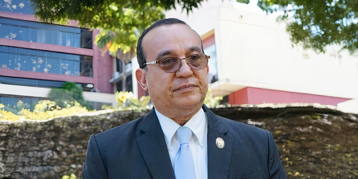 Eduardo Flores, Universidad de Panamá - Análisis Tu Política