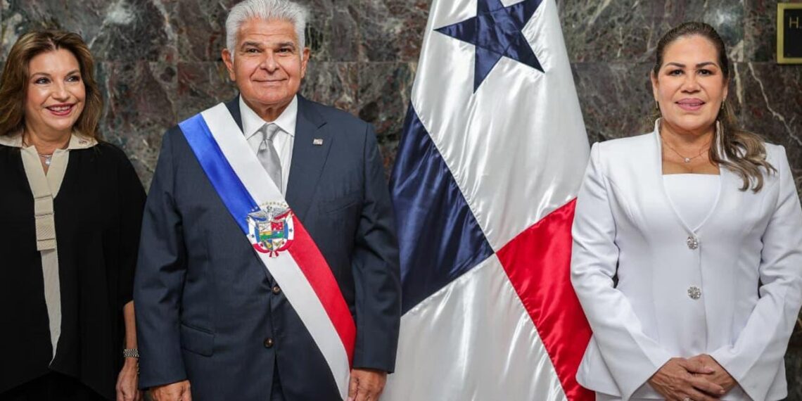 Presidente Mulino en la Asamblea Nacional de Panamá junto a la Presidente de la Asamblea, Shirley Castañedas - Tu Política